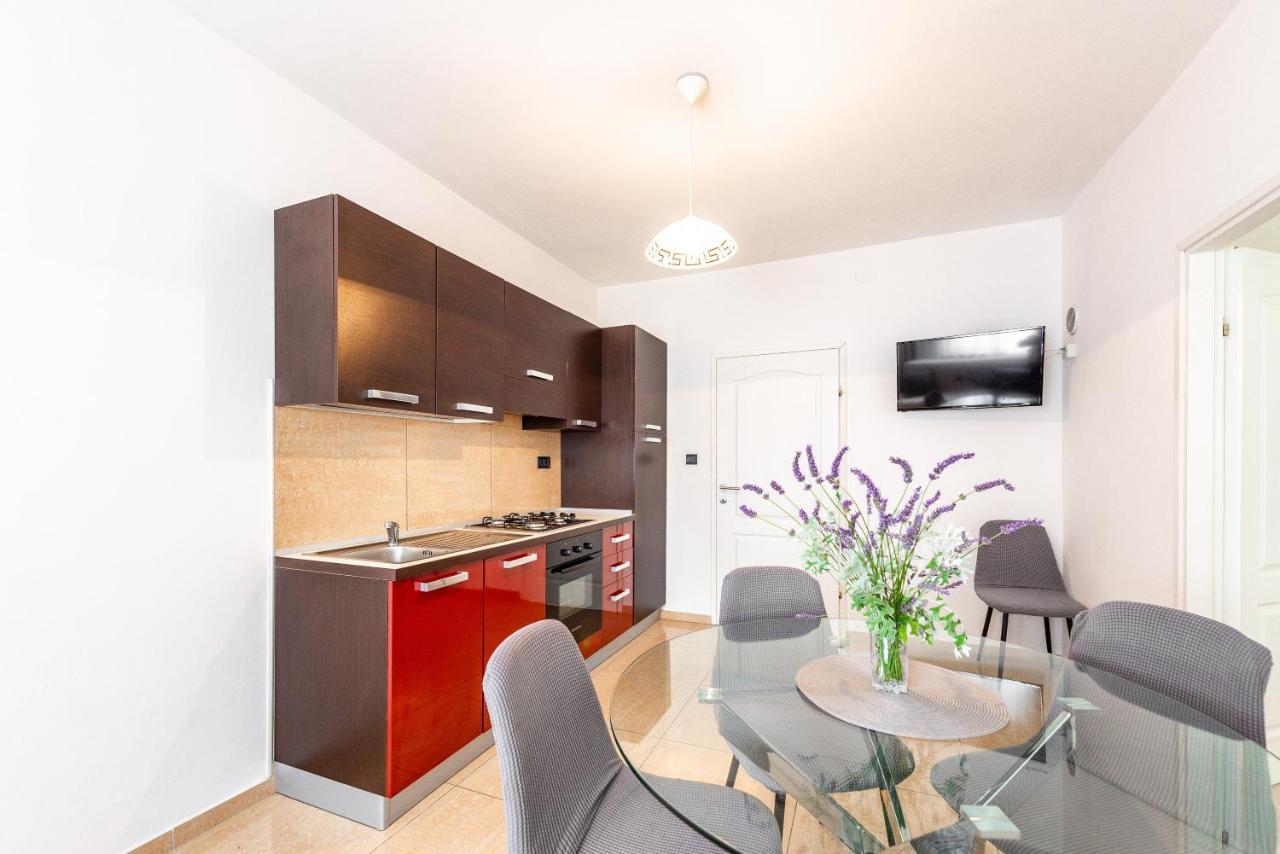 Apartments Lili パグ エクステリア 写真