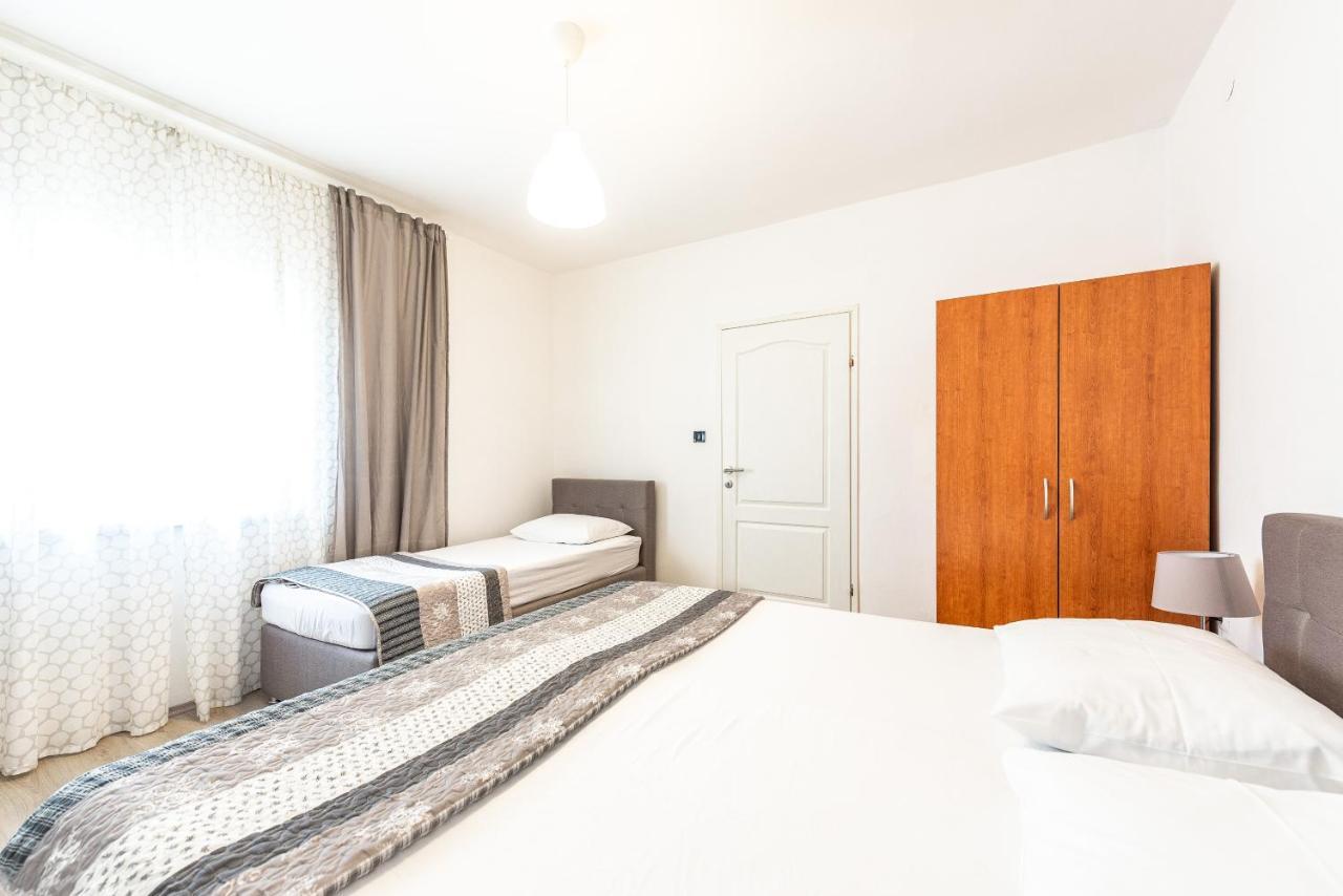Apartments Lili パグ エクステリア 写真