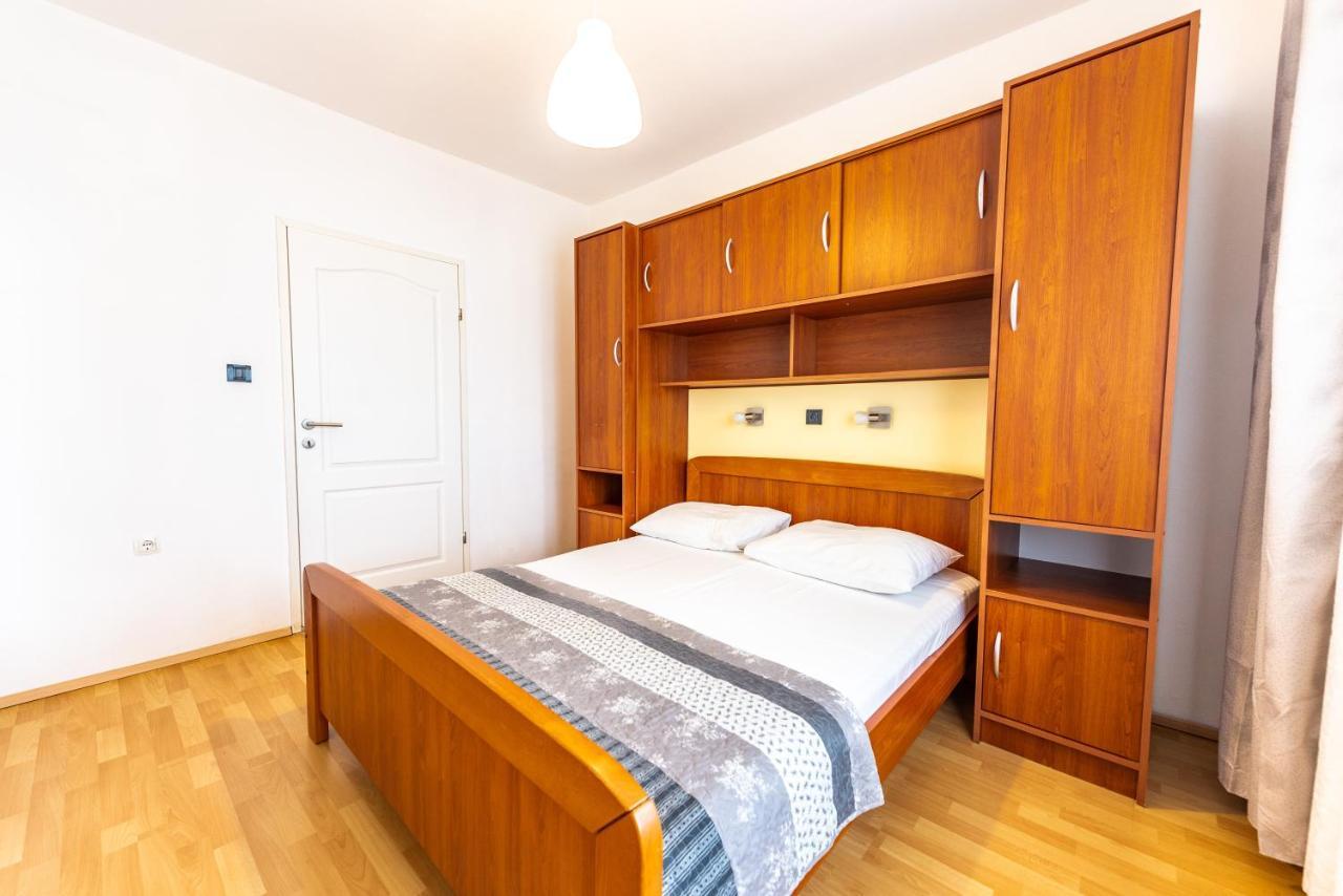 Apartments Lili パグ エクステリア 写真