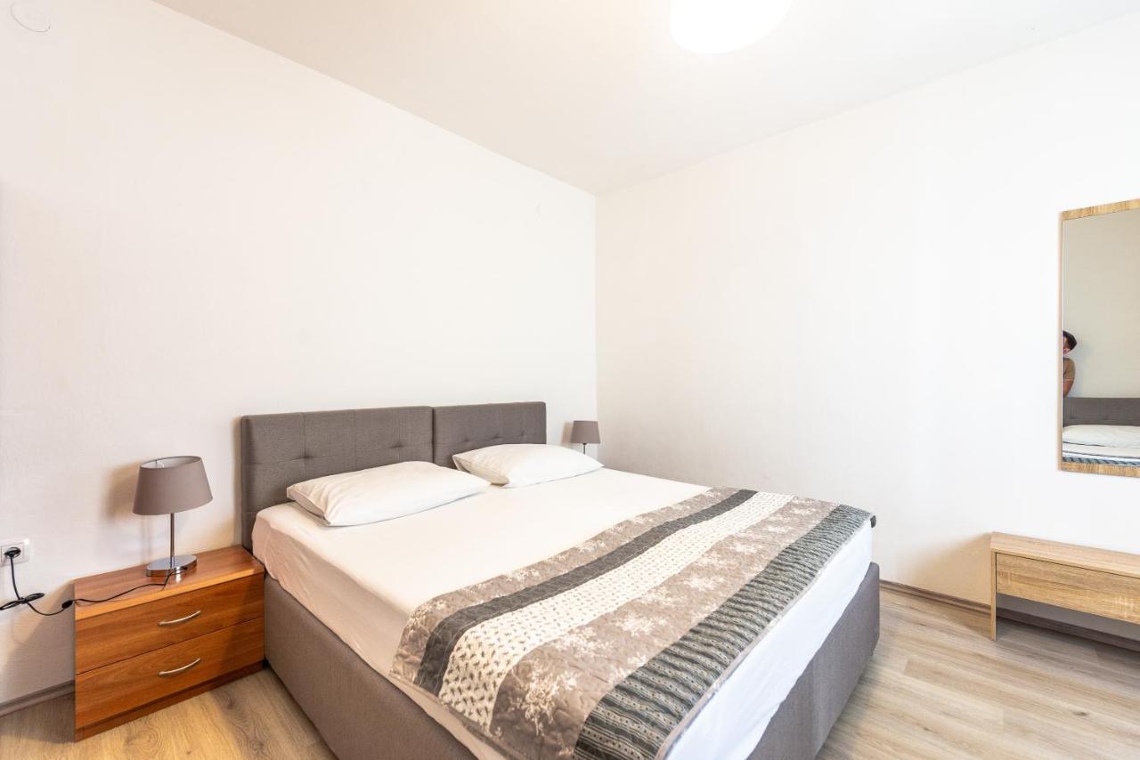 Apartments Lili パグ エクステリア 写真