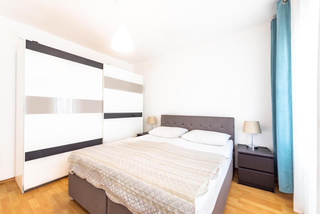 Apartments Lili パグ エクステリア 写真