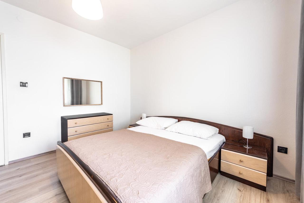 Apartments Lili パグ エクステリア 写真