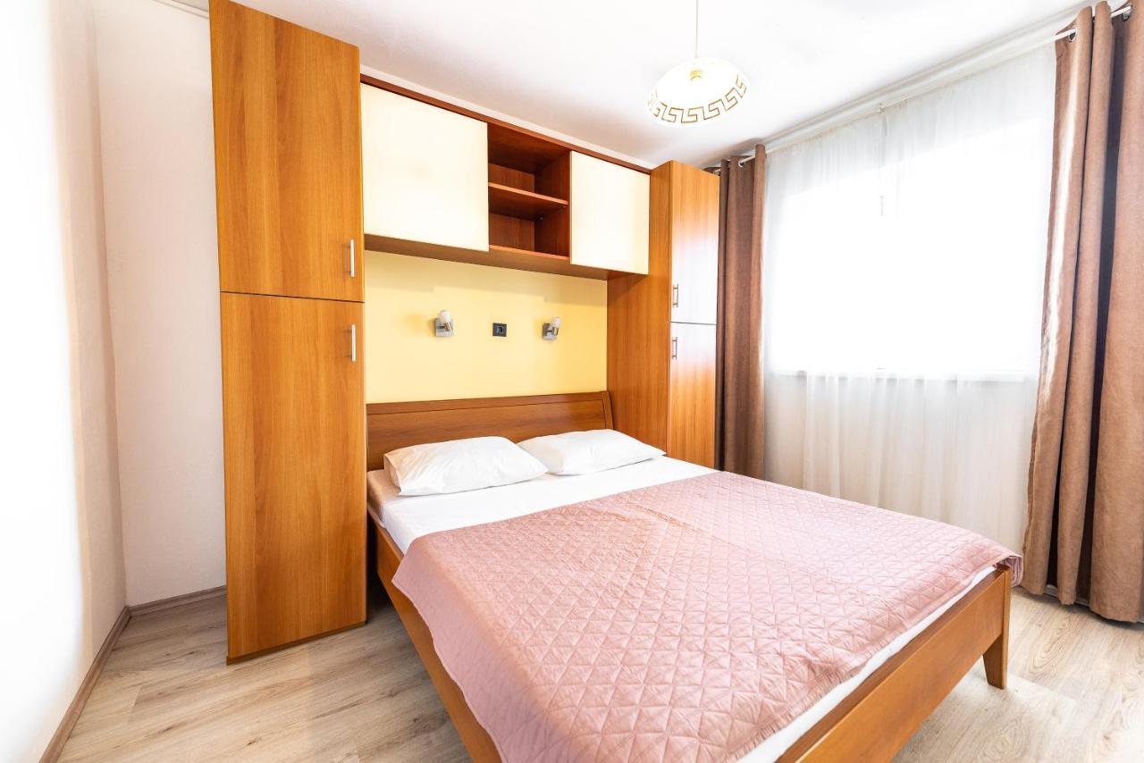 Apartments Lili パグ エクステリア 写真