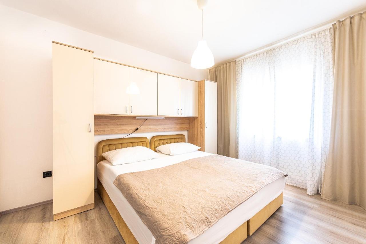 Apartments Lili パグ エクステリア 写真